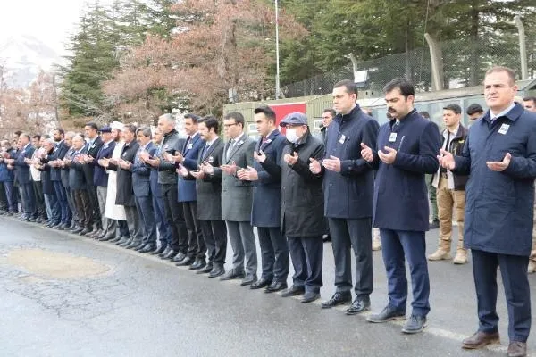 Pençe-Kilit Operasyonu'nda şehit düşen Piyade Teğmen Kaan Kanlıkuyu'nun cenazesi törenle memleketine uğurlandı-5