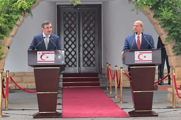 Son dakika: KKTC'de ikili görüşme! Cumhurbaşkanı Yardımcısı Cevdet Yılmaz: Geçmişteki birikimle geleceğe yürüyeceğiz-10