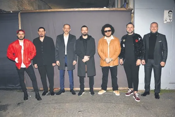 serenay-sarikayadan-kerem-bursin-itirafi-simdi-bana-gel-dese-1681587891545.jpeg Serenay Sarıkaya'dan Kerem Bürsin itirafı: "Şimdi bana gel dese..."-5