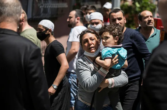 İstanbul'da can pazarı! Canlarını zor kurtardılar