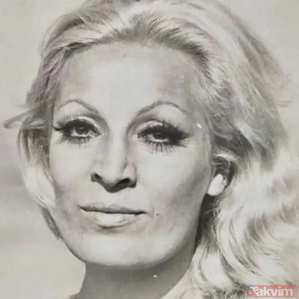 Yeşilçam’ın fettan güzeli Lale Belkıs sanat eserleriyle dolu evinin kapılarını ilk kez açtı! Hem Ediz Hun itirafı hem son hali şaşırttı - 4