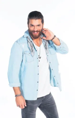 Can Yaman’ın yeni sevgilisi ortaya çıktı! Gönlünü sarışın İtalyan oyuncuya kaptırdı