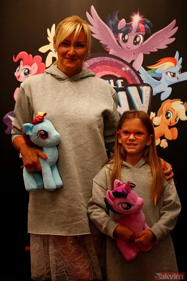 Reha Muhtar ile Deniz Uğur'un ikizleri Poyraz ve Mina büyüdü babalarının kopyaları oldu! İkizlerin son halleri... - 18