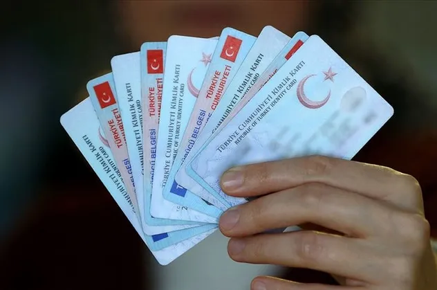 Mavi kartlılar kütüğündeki kişilerin Türk vatandaşlığına geçişinde yeni düzenleme