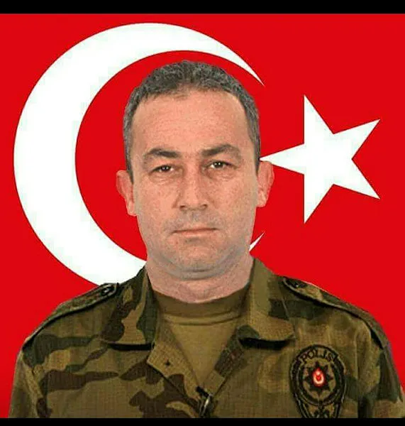 15-temmuznu-ozel-harekatci-sehidinin-esinden-onemli-sozler-1594450998127.jpg 15 Temmuz'un özel harekatçı şehidinin eşinden önemli sözler: Benimle konuştuktan 3 dakika sonra bomba atılıyor-3