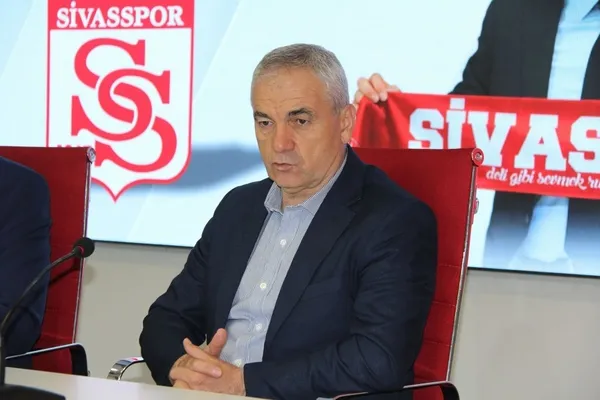 sivasspor-1-yil-daha-riza-calimbay-ile-devam-edecek-1654588748306.jpg Sivasspor 1 yıl daha Rıza Çalımbay ile devam edecek!-3