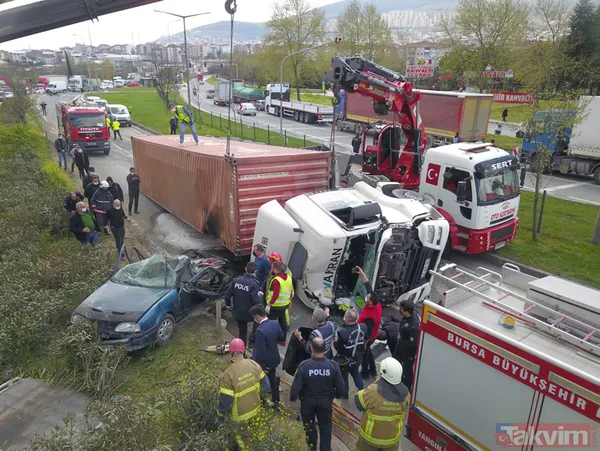 Bursa'da feci kaza: TIR'ın üzerine devrildiği otomobil yandı! Ölü ve yaralılar var... - 19