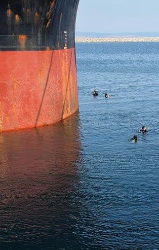 Çanakkale'de kritik operasyon! Panama bandıralı gemide ele geçirildi