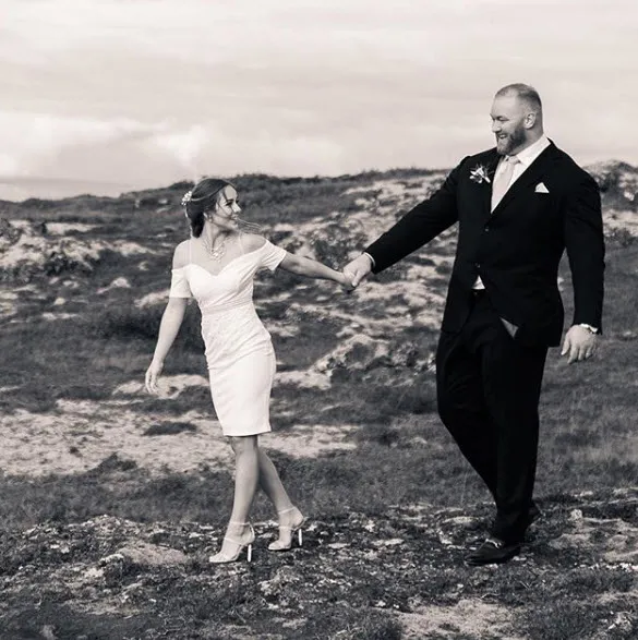 Game of Thrones'ın yıldızı Hafthor Julius Bjornsson ile Kelsey Henson evlendi-2