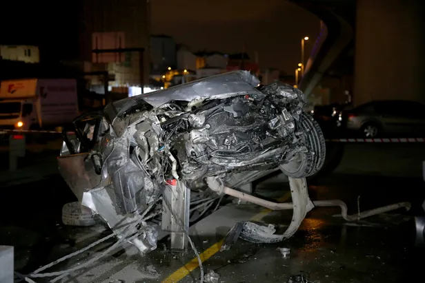 İstanbul'da feci kaza! Polisten kaçarken viyadükten uçtu-3