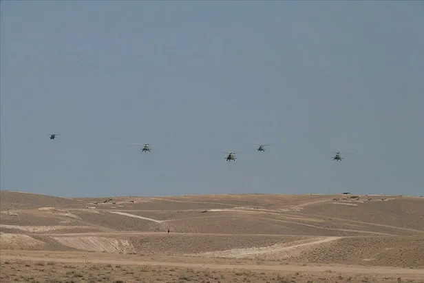 son-dakika-turkiye-ve-azerbaycanin-ortak-askeri-tatbikatinda-temsili-dusman-hedefleri-vuruldu-1596632302021.jpg Son dakika: Türkiye ve Azerbaycan'ın ortak askeri tatbikatında temsili düşman hedefleri vuruldu-5