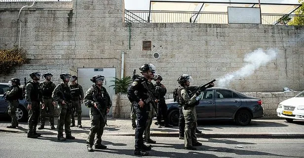 Katil İsrail’in soykırımı gölgesinde 4. Cuma namazı! İsrail polisinden sert müdahale! Filistinlileri Mescid-i Aksa’ya almadılar!