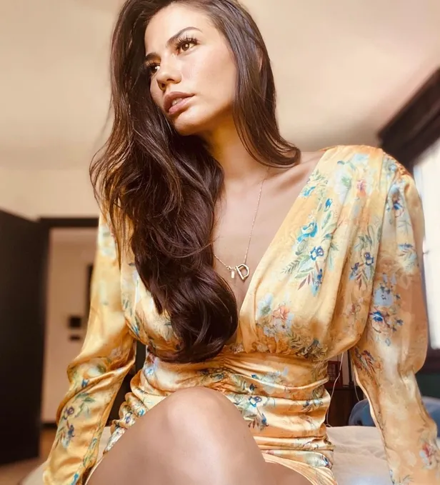 Demet Özdemir mayolu bikinili tatil paylaşımlarıyla akıl aldı durmak bilmiyor! Bakan bir daha bakıyor Demet işin hakkını veriyor-7