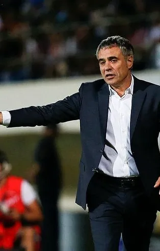 İçeride başka dışarıda başka