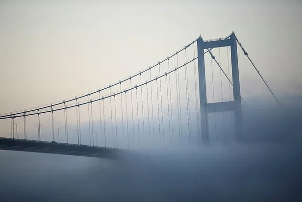 İstanbul'da yoğun sis etkili oldu! Boğaz, transit gemi geçişine kapatıldı-7