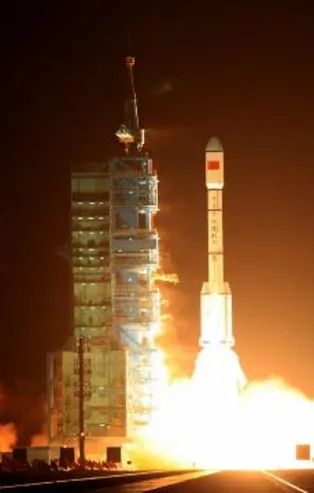 Çin Şicien-6 uydularını uzaya fırlattı
