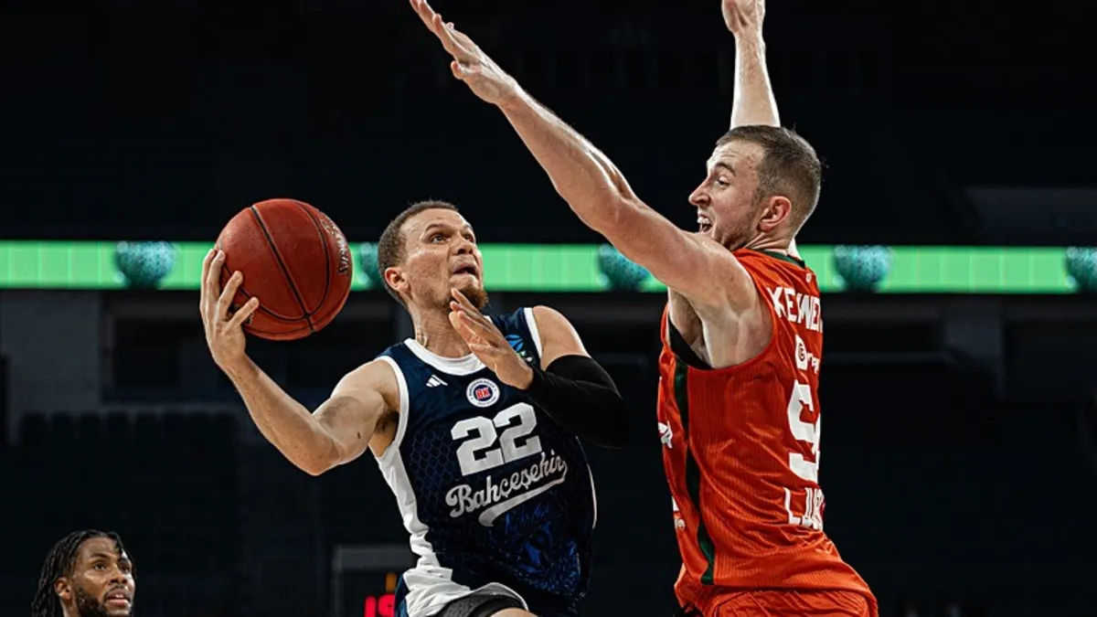 Bahçeşehir güle oynaya