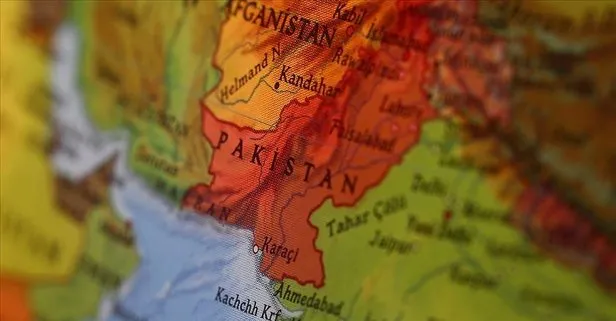Pakistan’da bombalı saldırı! Ölü ve yaralılar var