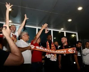 Wilfried Zaha resmen Galatasaray’da! Transferi açıkladılar: 4 milyon 350 bin avro sezonluk ücret ödenecek