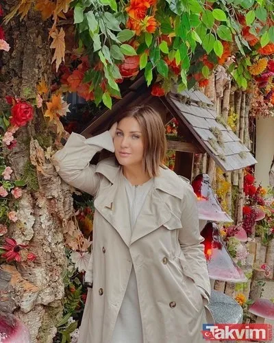 Hakan Ural’ın ‘yaşayan efsane’ dediği eski eşine bakın! Sibel Can vücudunu saran elbisesiyle oryantal yaptı ilk tepki Melisa Ural’dan! - 8