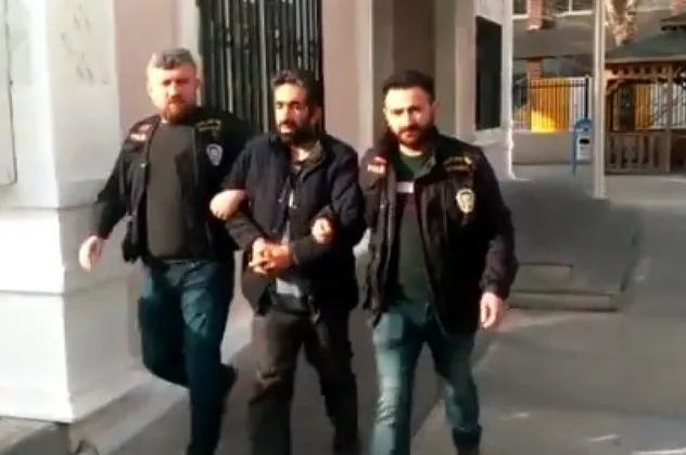 Son dakika: Pendik Metro istasyonunda mastürbasyon yapan sapık kamerada!