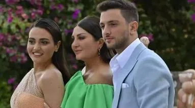 sibel-canin-kucuk-oglu-emir-aksut-fena-yakalandi-flaslar-patladi-ask-ortaya-cikti-1699737832884.jpeg Sibel Can’ın küçük oğlu Emir Aksüt fena yakalandı! Flaşlar patladı aşk ortaya çıktı-2