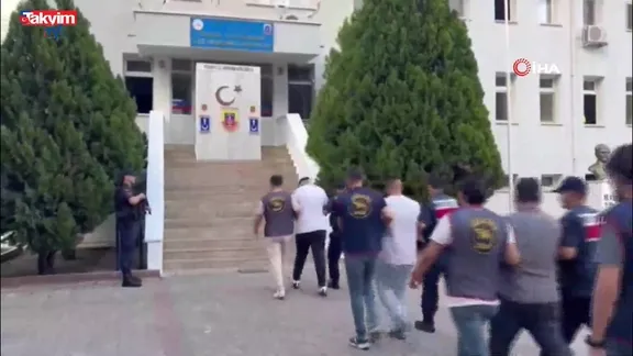 FETÖ tehdidiyle 1 milyon 293 bin lira dolandıran 5 sahte polis yakalandı