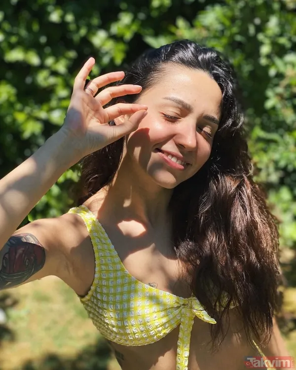 Zeynep Bastık bekarlığa veda partisinde beyaz bikinisiyle şov yaptı! O pozlar sosyal medyaya damga vurdu gören dönüp bir daha baktı - 11