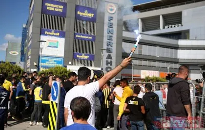 Fenerbahçe Başkanı Ali Koç taraftarları Türk Telekom Stadyumu’na böyle uğurladı