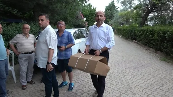 bursada-bozuk-et-ve-kurbanlik-dolandiriciligi-sorusturmasinda-sikayetci-sayisi-235e-yukseldi-1688386954041.jpg Bursa'da 'bozuk et ve kurbanlık dolandırıcılığı' soruşturmasında şikayetçi sayısı 235'e yükseldi-4