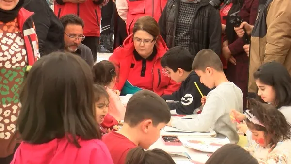 1677775826505.jpg Millet çocuklarını bağrına bastı! 347 binin üzerinde koruyucu aile talebi-2