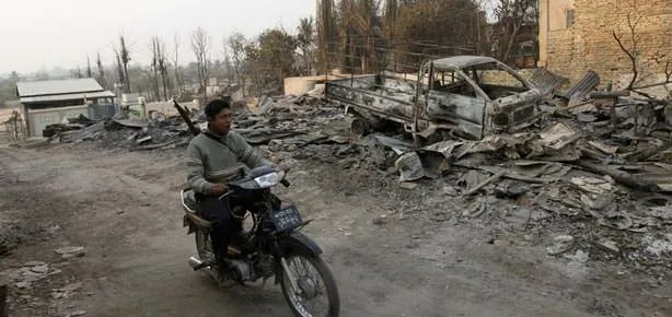 Myanmar’da yine cami kundaklandı