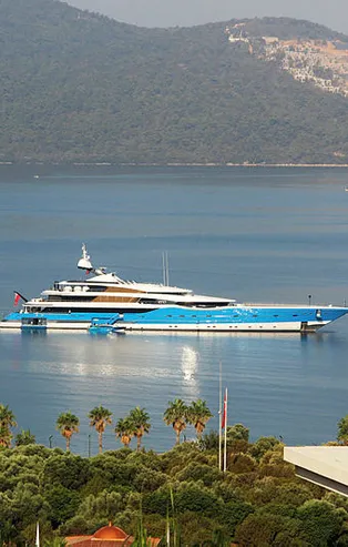 Milyarlarca dolarlık servetleri bulunan Rus oligarklar Bodrum’da yatıyor