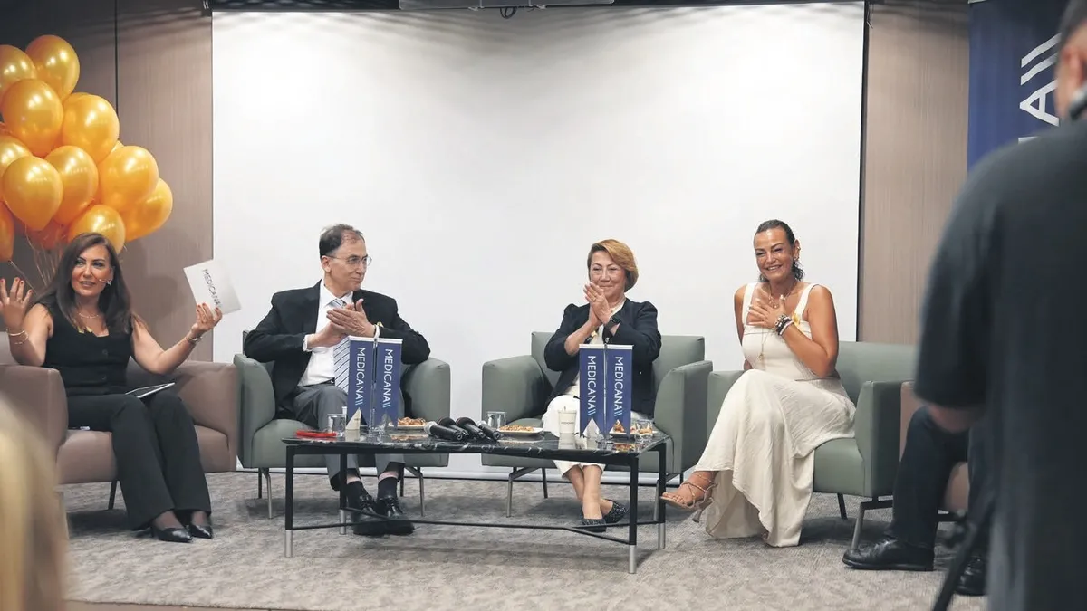 Kanseri 4 kez yenen oyuncu Açelya Elmas'tan moral sözleri: "Ne kadar gülümsersek hücrelerimizi o kadar çabuk iyileştirebiliyoruz"