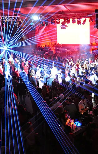 Avrupa'dan gelenler koronavirüs kuralına uymuyor! Gece kulüpleri tehlike saçıyor