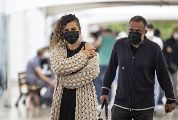 son-dakika-saglik-bakani-fahrettin-koca-duyurdu-gun-icinde-randevu-ve-asi-uygulamasi-basladi-1623831964685.jpg SON DAKİKA: Sağlık Bakanı Fahrettin Koca duyurdu! Gün içinde randevu ve aşı uygulaması başladı-4