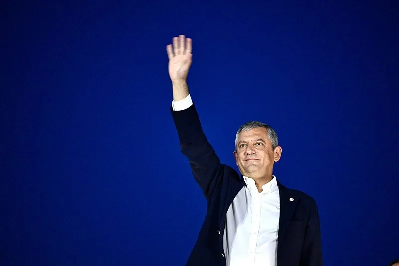 Özgür Özel Le Figaro’da Türkiye’yi eleştirdi: İmamoğlu dosyasını gündeme taşıdı, Avrupa’ya Ankara’ya karşı tutum çağrısı yaptı-6