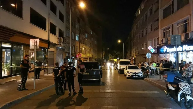 fatih-kocamustafapasada-cocuklarini-rehin-aldiktan-sonra-pompali-tufekle-etrafa-ates-acan-sahis-gozaltina-alindi-1627937603347.jpeg Fatih Kocamustafapaşa'da çocuklarını rehin aldıktan sonra pompalı tüfekle etrafa ateş açan şahıs gözaltına alındı!-3