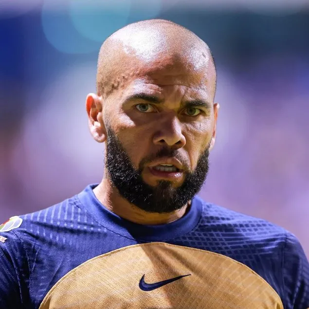 Daniel Alves’e şok!