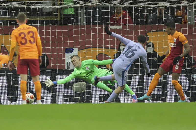 Galatasaray'ın eski yıldızını Fenerbahçe kapıyor! - 19