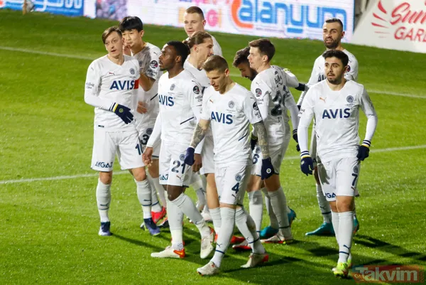 Arda Güler şov! Fener, Alanya deplasmanında galip (Alanyaspor 2-5 Fenerbahçe MAÇ SONUCU ÖZET) - 26