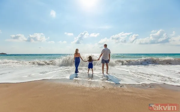 6-Valensiya, İspanya Sanat Ve Bilim Şehri Kompleksi, Akvaryum Ve İnteraktif Müzeler İle Dolu Bir Gün Sunuyor. Geniş Parklar Çocuklara Bol Alan Sağlıyor.