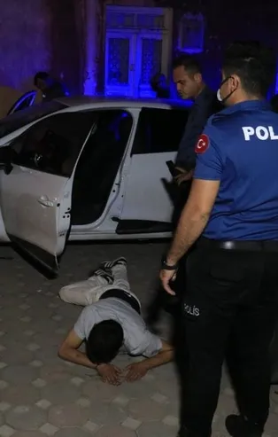 'Dur' ihtarına uymayan ehliyetsiz sürücü 15 km sonra yakalandı: 18 bin lira cezası kesildi