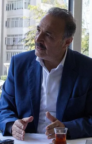 CHP eski Milletvekili Mehmet Sevigen parti yönetimini yerden yere vurdu