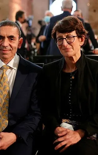 Uğur Şahin ve Özlem Türeci kanser aşısı için tarih verdi