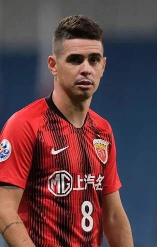 Sarı-Kırmızılılar’ın dünyaca ünlü Brezilyalı futbolcu Oscar ile görüşme yaptığı iddia ediliyor