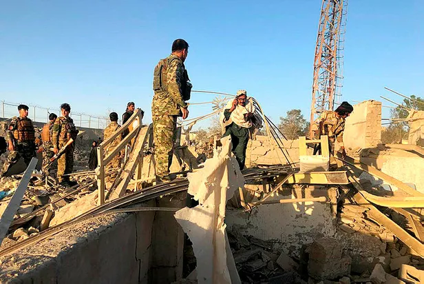 Son dakika: Afganistan'da hastaneye bombalı saldırı! En az 20 ölü-2
