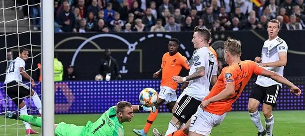 Hollanda’dan tarihi galibiyet!