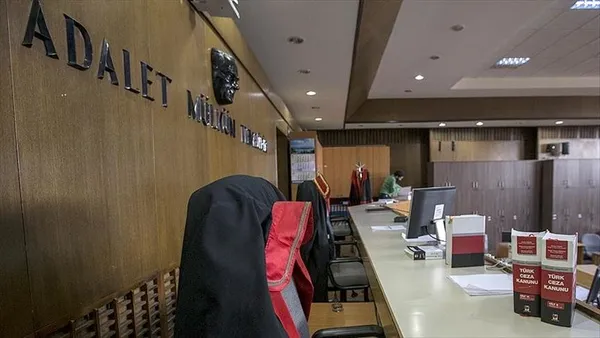 evli-erkek-arkadasindan-ayrilmak-isteyince-mustehcen-fotograflariyla-tehdit-edildi-1623745720430.jpg Evli erkek arkadaşından ayrılmak isteyince müstehcen görüntüleriyle tehdit edildi-6