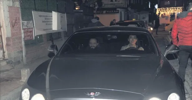 Popçu Berkay'a VIP şoför! Eşi Özlem Ada Şahin...